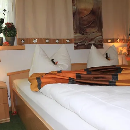 Gruener Baum Otel 3*