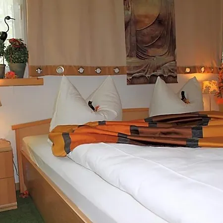 Gruener Baum 3*