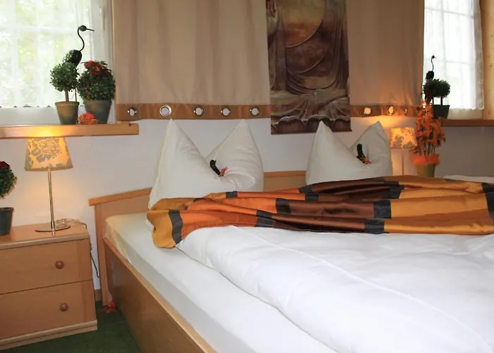 Gruener Baum فندق 3*